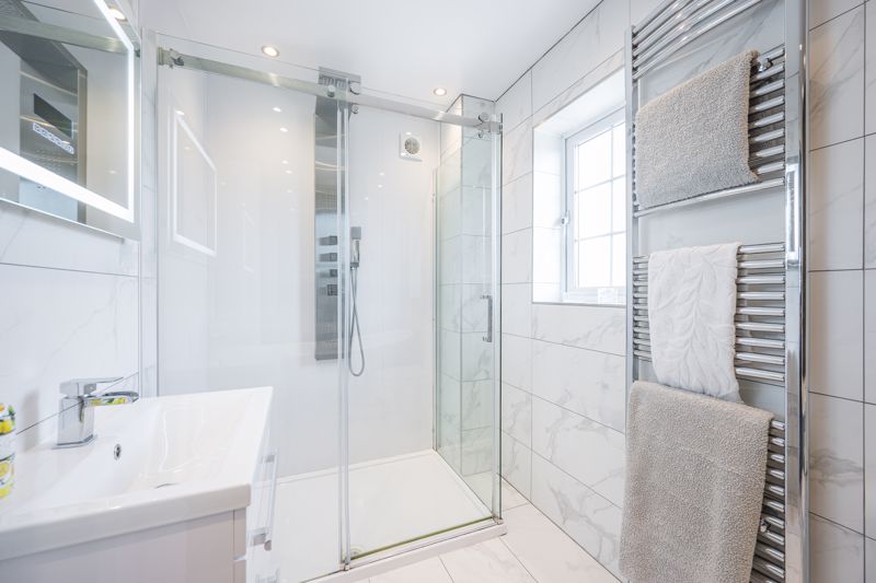 En-Suite- click for photo gallery